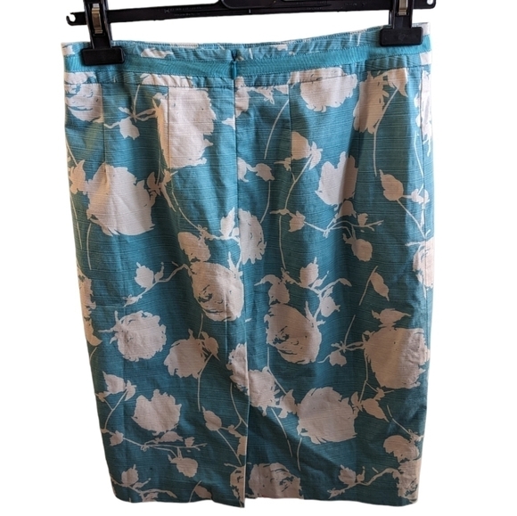 Boden summer skirt size 6.  No material tag.  Fully lined. Pencil skirt in great - Picture 3 of 6